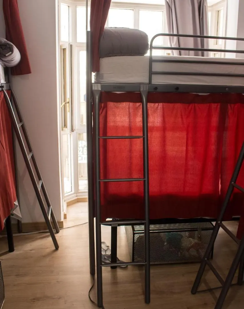 Chillinn' Hostel Малага